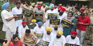 AAP MLA’s stages dharna in Delhi against extension of Tax Holiday to hill states