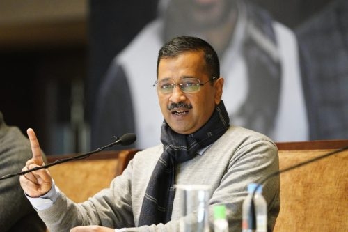 खुद मैदान में उतरे अरविंद केजरीवाल खुद मैदान में उतरे अरविंद केजरीवाल