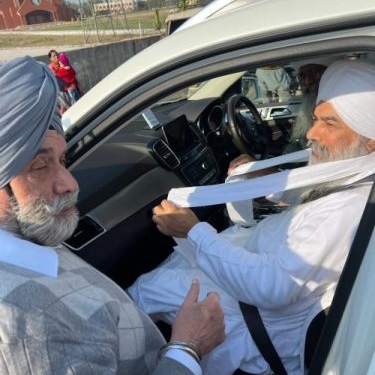 ਪਿੰਡ ਸ਼ੰਕਰਪੁਰਾ ਵਿਖੇ ਹੋਏ ਧਾਰਮਿਕ ਸਮਾਗਮ-ਬਿਕਰਮ ਚਹਿਲ ਦੇ ਪਿਤਾ ਭਰਤਇੰਦਰ ਸਿੰਘ ਵੀ ਹੋਏ ਨਤਮਸਤਕ ਪਿੰਡ ਸ਼ੰਕਰਪੁਰਾ ਵਿਖੇ ਹੋਏ ਧਾਰਮਿਕ ਸਮਾਗਮ-ਬਿਕਰਮ ਚਹਿਲ ਦੇ ਪਿਤਾ ਭਰਤਇੰਦਰ ਸਿੰਘ ਵੀ ਹੋਏ ਨਤਮਸਤਕ