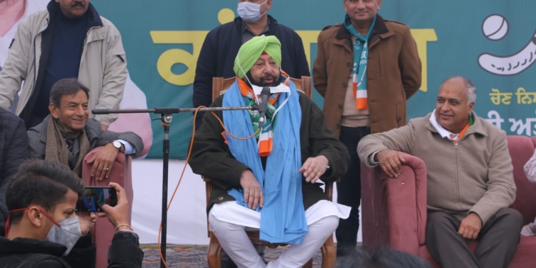 ‘ਪੰਜਾਬ ਦੀ ਸੁਰੱਖਿਆ ਨੂੰ ਆਪਣੇ ਨਿੱਜੀ ਸਵਾਰਥਾਂ ਲਈ ਸਮਝੌਤਾ ਕਰਨ ਦੇ ਇੱਛੁਕ ਲੋਕਾਂ ਦੇ ਹੱਥਾਂ ‘ਚ ਇੱਕ ਅਹਿਮ ਸਰਹੱਦੀ ਸੂਬੇ ਦੀ ਵਾਗਡੋਰ ਨਹੀਂ ਛੱਡੀ ਜਾ ਸਕਦੀ’: ਕੈਪਟਨ ਅਮਰਿੰਦਰ