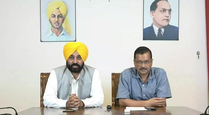 ਅਰਵਿੰਦ ਕੇਜਰੀਵਾਲ ਨੂੰ ਮਿਲਣ ਪਹੁੰਚੇ ਮੁੱਖ ਮੰਤਰੀ ਭਗਵੰਤ ਮਾਨ ਅਰਵਿੰਦ ਕੇਜਰੀਵਾਲ ਨੂੰ ਮਿਲਣ ਪਹੁੰਚੇ ਮੁੱਖ ਮੰਤਰੀ ਭਗਵੰਤ ਮਾਨ