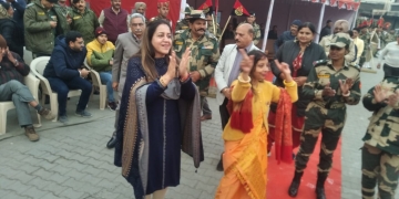 ਬੀਐਸਐਫ ਵੱਲੋਂ ਫਾਜਿਲਕਾ ਦੇ ਇਤਿਹਾਸਕ ਘੰਟਾਘਰ ਵਿਖੇ ਬ੍ਰਾਸ ਬੈਂਡ ਸ਼ੋਅ ਦਾ ਆਯੋਜਨ