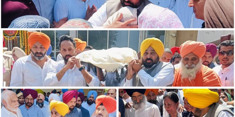 ਪੰਜਾਬ ਦੇ ਮੁੱਖ ਮੰਤਰੀ ਭਗਵੰਤ ਸਿੰਘ ਮਾਨ ਨੇ ਪ੍ਰਸਿੱਧ ਪੰਜਾਬੀ ਕਵੀ ਸੁਰਜੀਤ ਪਾਤਰ ਦੀ ਅਰਥੀ ਨੂੰ ਦਿੱਤਾ ਮੋਢਾ