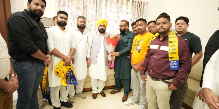 Jalandhar by-election :ਜਲੰਧਰ ਜ਼ਿਮਨੀ ਚੋਣ ਤੋਂ ਪਹਿਲਾਂ ‘ਆਪ’ ਦਾ ਲਗਾਤਾਰ ਵਧਦਾ ਜਾ ਰਿਹਾ ਹੈ ਗਰਾਫ਼