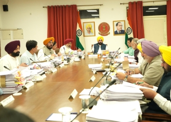 PUNJAB NEWS: ਮੁੱਖ ਮੰਤਰੀ ਦੀ ਅਗਵਾਈ ਵਿੱਚ ਵਜ਼ਾਰਤ ਵੱਲੋਂ 16ਵੀਂ ਪੰਜਾਬ ਵਿਧਾਨ ਸਭਾ ਦਾ ਸੱਤਵਾਂ ਸੈਸ਼ਨ 2 ਤੋਂ 4 ਸਤੰਬਰ ਤੱਕ ਸੱਦਣ ਦੀ ਪ੍ਰਵਾਨਗੀ PUNJAB NEWS: ਮੁੱਖ ਮੰਤਰੀ ਦੀ ਅਗਵਾਈ ਵਿੱਚ ਵਜ਼ਾਰਤ ਵੱਲੋਂ 16ਵੀਂ ਪੰਜਾਬ ਵਿਧਾਨ ਸਭਾ ਦਾ ਸੱਤਵਾਂ ਸੈਸ਼ਨ 2 ਤੋਂ 4 ਸਤੰਬਰ ਤੱਕ ਸੱਦਣ ਦੀ ਪ੍ਰਵਾਨਗੀ