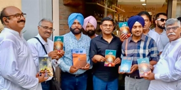 LATEST NEWS: ਇਟਲੀ ਵਿੱਚ ਹਿੰਦ ਪਾਕਿ ਲੇਖਕਾਂ ਵਲੋਂ ਸਾਂਝੇ ਸਾਹਿਤਕ ਸਮਾਗਮ ਵਿੱਚ ਗੁਰਭਜਨ ਗਿੱਲ,ਤਨਵੀਰ ਕਾਸਿਫ਼ ਅਤੇ ਗਿੱਲ ਰੌਂਤਾ ਦੀਆਂ ਕਿਤਾਬਾਂ ਲੋਕ ਅਰਪਣ