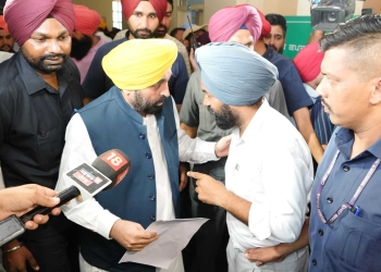 Politics News : ਮੈਂ ਕਿਸੇ ਵੇਲੇ ਵੀ ਕਿਸੇ ਦਫ਼ਤਰ, ਹਸਪਤਾਲ ਜਾਂ ਸਕੂਲ ਦਾ ਅਚਨਚੇਤ ਦੌਰਾ ਕਰ ਸਕਦਾ ਹਾਂਃ  ਮੁੱਖ ਮੰਤਰੀ