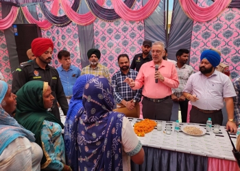 Patiala News: ਕੈਬਨਿਟ ਮੰਤਰੀ ਡਾ. ਬਲਬੀਰ ਸਿੰਘ ਅਧਿਕਾਰੀਆਂ ਨਾਲ ਪੁੱਜੇ ਪਿੰਡਾਂ 'ਚ, ਲੋਕਾਂ ਦੀਆਂ ਮੁਸ਼ਕਲਾਂ ਦਾ ਮੌਕੇ 'ਤੇ ਕੀਤਾ ਹੱਲ