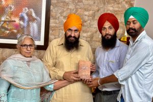 Punjab : ਜਗਜੀਤ ਹਰਫ਼ ਦੀ ਸੱਜਰੇ ਅਹਿਸਾਸ ਵਾਲੀ ਕਾਵਿ ਪੁਸਤਕ “ਕੱਕੀ ਤੋਰ” ਪ੍ਰੋ. ਗੁਰਭਜਨ ਸਿੰਘ ਗਿੱਲ ਵੱਲੋਂ ਲੋਕ ਅਰਪਣ
