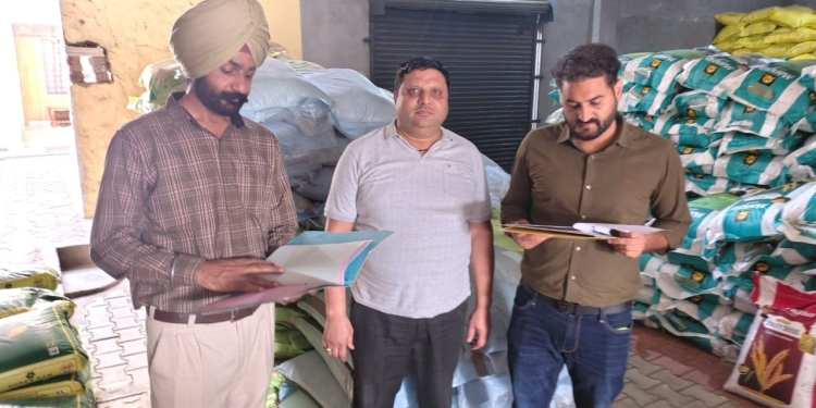 Sultanpur Lodhi News : ਖੇਤੀਬਾੜੀ ਵਿਭਾਗ ਦੀ ਟੀਮ ਵਲੋਂ ਖਾਦ ਡੀਲਰਾਂ ਦੀ ਜਾਂਚ