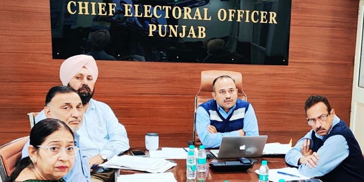 Punjab ਦੇ ਮੁੱਖ ਚੋਣ ਅਧਿਕਾਰੀ ਵੱਲੋਂ ਜ਼ਿਮਨੀ ਚੋਣ ਵਾਲੇ ਹਲਕਿਆਂ ਦੇ ਡਿਪਟੀ ਕਮਿਸ਼ਨਰਾਂ ਅਤੇ ਐੱਸਐੱਸਪੀਜ਼ ਨਾਲ ਚੋਣ ਤਿਆਰੀਆਂ ਨੂੰ ਲੈ ਕੇ ਮੀਟਿੰਗ Punjab ਦੇ ਮੁੱਖ ਚੋਣ ਅਧਿਕਾਰੀ ਵੱਲੋਂ ਜ਼ਿਮਨੀ ਚੋਣ ਵਾਲੇ ਹਲਕਿਆਂ ਦੇ ਡਿਪਟੀ ਕਮਿਸ਼ਨਰਾਂ ਅਤੇ ਐੱਸਐੱਸਪੀਜ਼ ਨਾਲ ਚੋਣ ਤਿਆਰੀਆਂ ਨੂੰ ਲੈ ਕੇ ਮੀਟਿੰਗ