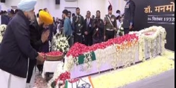 Manmohan ਸਿੰਘ ਨੂੰ ਸੁਖਜਿੰਦਰ ਸਿੰਘ ਰੰਧਾਵਾ ਨੇ ਕੀਤੀ ਸ਼ਰਧਾਂਜਲੀ ਭੇਟ