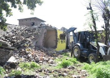 Breaking News: ਯੁੱਧ ਨਸ਼ਿਆਂ ਵਿਰੁੱਧ ; ਫਿਲੌਰ ਦੇ ਪਿੰਡ ਖ਼ਾਨਪੁਰ ਅਤੇ ਮੰਡੀ ’ਚ ਨਸ਼ਾ ਸਮੱਗਲਰਾਂ ਵਲੋਂ ਕੀਤੀਆਂ ਗਈਆਂ ਅਣ-ਅਧਿਕਾਰਤ ਉਸਾਰੀਆਂ ਨੂੰ ਢਾਹਿਆ