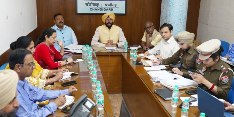 PUNJAB : ਕੁਲਦੀਪ ਸਿੰਘ ਧਾਲੀਵਾਲ ਨੇ NRI ਪੰਜਾਬੀਆਂ ਦੀਆਂ ਸ਼ਿਕਾਇਤਾਂ ਦੇ ਹੱਲ ਲਈ ਕੀਤੀ ਚੌਥੀ ਮਾਸਿਕ ਆਨਲਾਈਨ NRI ਮਿਲਣੀ PUNJAB : ਕੁਲਦੀਪ ਸਿੰਘ ਧਾਲੀਵਾਲ ਨੇ NRI ਪੰਜਾਬੀਆਂ ਦੀਆਂ ਸ਼ਿਕਾਇਤਾਂ ਦੇ ਹੱਲ ਲਈ ਕੀਤੀ ਚੌਥੀ ਮਾਸਿਕ ਆਨਲਾਈਨ NRI ਮਿਲਣੀ