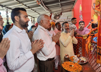 ਕੈਬਨਿਟ ਮੰਤਰੀ ਬਰਿੰਦਰ ਗੋਇਲ ਦੀ ਅਗਵਾਈ ਵਿੱਚ ਆਪ ਆਗੂਆਂ ਨੇ ਪਹਿਲਗਾਮ ਅੱਤਵਾਦ ਪੀੜਤਾਂ ਦੀ ਯਾਦ ਵਿੱਚ ਮੋਹਾਲੀ ਦੇ ਸ਼੍ਰੀ ਹਨੂੰਮਾਨ ਮੰਦਰ ਵਿਖੇ ਪ੍ਰਾਰਥਨਾ ਕੀਤੀ