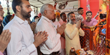 ਕੈਬਨਿਟ ਮੰਤਰੀ ਬਰਿੰਦਰ ਗੋਇਲ ਦੀ ਅਗਵਾਈ ਵਿੱਚ ਆਪ ਆਗੂਆਂ ਨੇ ਪਹਿਲਗਾਮ ਅੱਤਵਾਦ ਪੀੜਤਾਂ ਦੀ ਯਾਦ ਵਿੱਚ ਮੋਹਾਲੀ ਦੇ ਸ਼੍ਰੀ ਹਨੂੰਮਾਨ ਮੰਦਰ ਵਿਖੇ ਪ੍ਰਾਰਥਨਾ ਕੀਤੀ