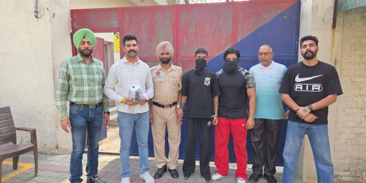 Mohali Police ਵੱਲੋਂ ਜਿਊਲਰੀ ਸ਼ਾਪ ਜੀ.ਕੇ. ਜਿਊਲਰਜ਼ ਫੇਸ-10 ਮੋਹਾਲ਼ੀ ਵਿਖੇ ਹੋਈ ਲੁੱਟ ਦੇ ਦੋਸ਼ੀ ਗ੍ਰਿਫ਼ਤਾਰ