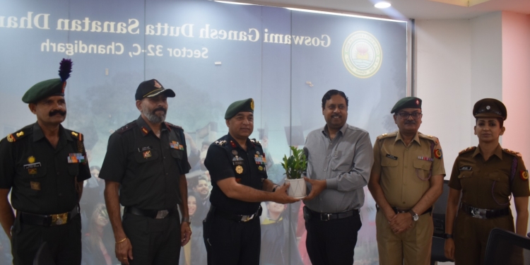 NCC Chandigarh Group ਕਮਾਂਡਰ ਨੇ ਕੈਡਿਟਾਂ ਨੂੰ ਉੱਤਮਤਾ ਲਈ ਯਤਨ ਕਰਨ ਦਾ ਸੱਦਾ ਦਿੱਤਾ