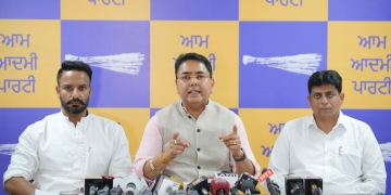 Breaking News: ਬਾਜਵਾ ਨੇ ਨਹੀਂ ਦਿੱਤਾ ਪੁਲਿਸ ਨੂੰ ਸਹਿਯੋਗ, ਹੁਣ ਭਵਿੱਖ ਵਿੱਚ ਹਰ ਗ੍ਰਨੇਡ ਧਮਾਕੇ ਲਈ ਜ਼ਿੰਮੇਵਾਰ ਹੋਣਗੇ ਬਾਜਵਾ – ਅਮਨ ਅਰੋੜਾ