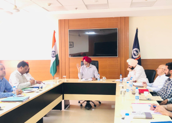 Latest Punjab News: ਵਧੀਕ ਡਿਪਟੀ ਕਮਿਸ਼ਨਰ ਅਨਮੋਲ ਧਾਲੀਵਾਲ ਵੱਲੋਂ ਨਗਰ ਕੌਂਸਲਾਂ ਦੇ ਕਾਰਜ ਸਾਧਕ ਅਫ਼ਸਰਾਂ, ਮਿਉਂਸਪਲ ਇੰਜੀਨੀਅਰਾਂ, ਸੀਵਰੇਜ ਤੇ ਜਲ ਸਪਲਾਈ ਬੋਰਡ, ਡ੍ਰੇਨੇਜ ਅਧਿਕਾਰੀਆਂ ਤੇ ਸਹਾਇਕ ਟਾਊਨ ਪਲਾਨਰਾਂ ਨਾਲ ਮੀਟਿੰਗ