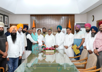 ਜੈ ਇੰਦਰ ਕੌਰ ਦੀ ਅਗਵਾਈ ਹੇਠ ਭਾਜਪਾ Punjab ਦੇ ਵਫ਼ਦ ਨੇ Ludhiana ਵਿੱਚ ਰੇਤ ਮਾਫੀਆ ਹਿੰਸਾ ਅਤੇ ਗੈਰ-ਕਾਨੂੰਨੀ ਮਾਈਨਿੰਗ ਬਾਰੇ ਰਾਜਪਾਲ ਨੂੰ ਸੌਂਪਿਆ ਮੰਗ ਪੱਤਰ