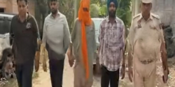 Hoshiarpur ਦੇ ਪਿੰਡ ਨੂਰਪੁਰ ਜੱਟਾਂ ਵਿੱਚ ਬੇਅਦਬੀ ਕਰਨ ਵਾਲਾ ਕਥਿਤ ਦੋਸ਼ੀ ਕੀਤਾ ਕਾਬੂ Hoshiarpur ਦੇ ਪਿੰਡ ਨੂਰਪੁਰ ਜੱਟਾਂ ਵਿੱਚ ਬੇਅਦਬੀ ਕਰਨ ਵਾਲਾ ਕਥਿਤ ਦੋਸ਼ੀ ਕੀਤਾ ਕਾਬੂ
