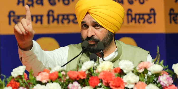 Punjab: ਮੁੱਖ ਮੰਤਰੀ ਵੱਲੋਂ ਠੇਕੇਦਾਰਾਂ ਨੂੰ ਗਾਰੰਟੀ-ਹੁਣ ਤੁਹਾਡੇ ਕੋਲੋਂ ਕੋਈ ਵੀ ਰਿਸ਼ਵਤ ਮੰਗਣ ਦੀ ਜੁਰਅੱਤ ਨਹੀਂ ਕਰੇਗਾ