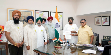 Latest News: ਨੰਬਰਦਾਰਾਂ ਦੇ ਵਫਦ ਵੱਲੋਂ ਰਾਜਪਾਲ ਨਾਲ ਮੁਲਾਕਾਤ, ਨਸ਼ਾ ਤਸਕਰਾਂ ਦੀ ਜ਼ਮਾਨਤ ਲਈ ਜ਼ਮਾਨਤੀ ਨਾ ਬਣਨ ਦਾ ਦਿੱਤਾ ਭਰੋਸਾ