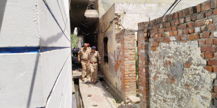 Jalandhar ਦੇ ਪਿੰਡ ਲਖਨਪਾਲ ‘ਚ ਬੁਲਡੋਜ਼ਰ ਕਾਰਵਾਈ; ਨਸ਼ਿਆਂ ਦੇ ਪੈਸੇ ਨਾਲ ਬਣਾਈ ਗ਼ੈਰ-ਕਾਨੂੰਨੀ ਜਾਇਦਾਦ ਢਾਹੀ