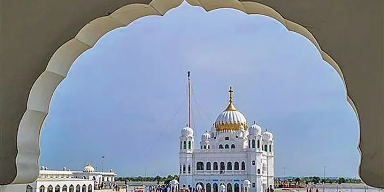 PUNJAB : ਭਾਰਤ-ਪਾਕਿਸਤਾਨ ਸੰਬੰਧਾਂ ਦਾ ਕਰਤਾਰਪੁਰ ਲਾਂਘੇ ‘ਤੇ ਪਿਆ ਅਸਰ ; ਘਟੀ ਸ਼ਰਧਾਲੂਆਂ ਦੀ ਗਿਣਤੀ