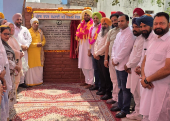 Ajnala : ਕੁਲਦੀਪ ਸਿੰਘ ਧਾਲੀਵਾਲ ਨੇ ਅਜਨਾਲਾ ‘ਚ 6.53 ਕਰੋੜ ਰੁਪਏ ਦੀ ਲਾਗਤ ਨਾਲ ਸ਼ੁੱਧ ਪੀਣ ਵਾਲੇ ਪਾਣੀ ਦੇ ਨਵ ਨਿਰਮਾਣ ਅਧੀਨ ਪ੍ਰੋਜੈਕਟ ਦਾ ਰੱਖਿਆ ਨੀਂਹ ਪੱਥਰ Ajnala : ਕੁਲਦੀਪ ਸਿੰਘ ਧਾਲੀਵਾਲ ਨੇ ਅਜਨਾਲਾ ‘ਚ 6.53 ਕਰੋੜ ਰੁਪਏ ਦੀ ਲਾਗਤ ਨਾਲ ਸ਼ੁੱਧ ਪੀਣ ਵਾਲੇ ਪਾਣੀ ਦੇ ਨਵ ਨਿਰਮਾਣ ਅਧੀਨ ਪ੍ਰੋਜੈਕਟ ਦਾ ਰੱਖਿਆ ਨੀਂਹ ਪੱਥਰ