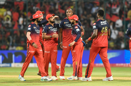 IPL 2025 : RCB ਦੇ ਖਿਡਾਰੀ ਅਤੇ ਸਹਾਇਕ ਸਟਾਫ ਸੁਰੱਖਿਅਤ ਬੰਗਲੁਰੂ ਵਾਪਸ ਪਰਤੇ IPL 2025 : RCB ਦੇ ਖਿਡਾਰੀ ਅਤੇ ਸਹਾਇਕ ਸਟਾਫ ਸੁਰੱਖਿਅਤ ਬੰਗਲੁਰੂ ਵਾਪਸ ਪਰਤੇ