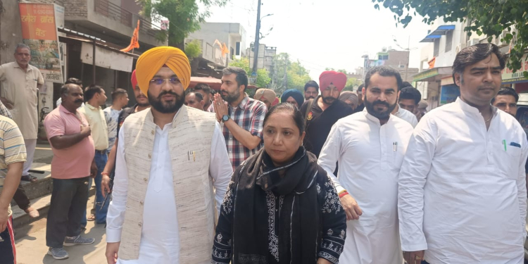 ਮੁਸ਼ਕਿਲ ਵੇਲੇ ‘ਚ Punjab ਦੀ ਮਾਨ ਸਰਕਾਰ ਬਣੀ ਲੋਕਾਂ ਦੀ ਢਾਲ; ਤਰੁਨਪ੍ਰੀਤ ਸਿੰਘ ਸੌਂਦ ਅਤੇ ਡਾ. ਬਲਜੀਤ ਕੌਰ ਵੱਲੋਂ Fazilka ਦਾ ਦੌਰਾ ਮੁਸ਼ਕਿਲ ਵੇਲੇ ‘ਚ Punjab ਦੀ ਮਾਨ ਸਰਕਾਰ ਬਣੀ ਲੋਕਾਂ ਦੀ ਢਾਲ; ਤਰੁਨਪ੍ਰੀਤ ਸਿੰਘ ਸੌਂਦ ਅਤੇ ਡਾ. ਬਲਜੀਤ ਕੌਰ ਵੱਲੋਂ Fazilka ਦਾ ਦੌਰਾ