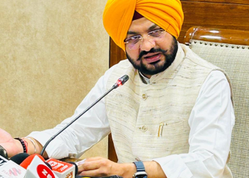 ‘ਪੱਕੀਆਂ ਸੜਕਾਂ, ਪੱਕੇ ਇਰਾਦੇ: ‘AAP ਸਰਕਾਰ’ ਦਾ ਭ੍ਰਿਸ਼ਟਾਚਾਰ ਮੁਕਤ ਸੜਕ ਮਿਸ਼ਨ