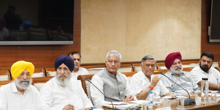 Punjab Haryana Water Dispute : ਮੁੱਖ ਮੰਤਰੀ ਭਗਵੰਤ ਮਾਨ ਦੀ ਅਗਵਾਈ ‘ਚ ਆੱਲ ਪਾਰਟੀ ਮੀਟਿੰਗ ਜਾਰੀ