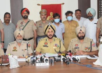 PUNJAB POLICE ਵੱਲੋਂ ਅੰਤਰਰਾਸ਼ਟਰੀ ਨਾਰਕੋ ਤਸਕਰੀ ਗਿਰੋਹ ਦਾ ਪਰਦਾਫਾਸ਼; 10.2 ਕਿਲੋਗ੍ਰਾਮ ਹੈਰੋਇਨ ਸਮੇਤ 3 ਕਾਬੂ PUNJAB POLICE ਵੱਲੋਂ ਅੰਤਰਰਾਸ਼ਟਰੀ ਨਾਰਕੋ ਤਸਕਰੀ ਗਿਰੋਹ ਦਾ ਪਰਦਾਫਾਸ਼; 10.2 ਕਿਲੋਗ੍ਰਾਮ ਹੈਰੋਇਨ ਸਮੇਤ 3 ਕਾਬੂ