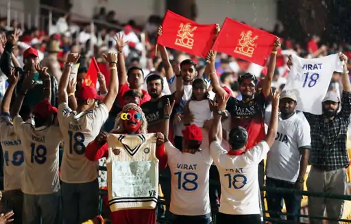 IPL 2025: ਚਿੱਟੀਆਂ ਜਰਸੀਆਂ ਨਾਲ ਭਰਿਆ ਚਿੰਨਾਸਵਾਮੀ ਸਟੇਡੀਅਮ IPL 2025: ਚਿੱਟੀਆਂ ਜਰਸੀਆਂ ਨਾਲ ਭਰਿਆ ਚਿੰਨਾਸਵਾਮੀ ਸਟੇਡੀਅਮ