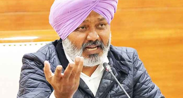 Punjab: ਵਿੱਤ ਮੰਤਰੀ ਹਰਪਾਲ ਚੀਮਾ ਨੇ ਕੇਂਦਰੀ ਮੰਤਰੀ ਪੀਯੂਸ਼ ਗੋਇਲ ਨੂੰ ਪੱਤਰ ਲਿਖਿਆ Punjab: ਵਿੱਤ ਮੰਤਰੀ ਹਰਪਾਲ ਚੀਮਾ ਨੇ ਕੇਂਦਰੀ ਮੰਤਰੀ ਪੀਯੂਸ਼ ਗੋਇਲ ਨੂੰ ਪੱਤਰ ਲਿਖਿਆ