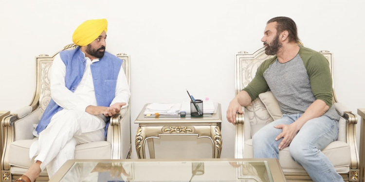Bollywood Actor Sohail Khan ਨੇ ਮੁੱਖ ਮੰਤਰੀ ਭਗਵੰਤ ਮਾਨ ਨਾਲ ਕੀਤੀ ਮੁਲਾਕਾਤ Bollywood Actor Sohail Khan ਨੇ ਮੁੱਖ ਮੰਤਰੀ ਭਗਵੰਤ ਮਾਨ ਨਾਲ ਕੀਤੀ ਮੁਲਾਕਾਤ