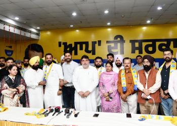 Ludhiana ਪੱਛਮੀ ਵਿੱਚ Congress ਨੂੰ ਵੱਡਾ ਝਟਕਾ! ਕਈ ਦਿਗੱਜ ਆਗੂ Aam Aadmi Party ‘ਚ ਹੋਏ ਸ਼ਾਮਲ