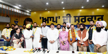 Ludhiana ਪੱਛਮੀ ਵਿੱਚ Congress ਨੂੰ ਵੱਡਾ ਝਟਕਾ! ਕਈ ਦਿਗੱਜ ਆਗੂ Aam Aadmi Party ‘ਚ ਹੋਏ ਸ਼ਾਮਲ