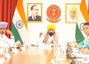 Punjab ਕੈਬਨਿਟ ‘ਚ ਵੱਡਾ ਫੇਰਬਦਲ! ਜਾਣੋ ਕਿਸ ਨੂੰ ਮਿਲਿਆ ਕਿਹੜਾ ਵਿਭਾਗ Punjab ਕੈਬਨਿਟ ‘ਚ ਵੱਡਾ ਫੇਰਬਦਲ! ਜਾਣੋ ਕਿਸ ਨੂੰ ਮਿਲਿਆ ਕਿਹੜਾ ਵਿਭਾਗ