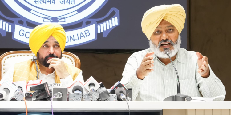 Punjab: ਕਰਜ਼ਾ ਮੁਆਫ਼ੀ ਨਾਲ 2 ਦਹਾਕਿਆਂ ਤੋਂ ਵਿੱਤੀ ਬੋਝ ਨਾਲ ਜੂਝ ਰਹੇ ਹਜ਼ਾਰਾਂ ਪਰਿਵਾਰਾਂ ਨੂੰ ਮਿਲੀ ਰਾਹਤ – ਹਰਪਾਲ ਸਿੰਘ ਚੀਮਾ