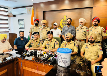 Mohali: ਯੁੱਧ ਨਸ਼ਿਆਂ ਵਿਰੁੱਧ ਮੁਹਿੰਮ ਵਿੱਚ ਸਾਹਿਬਜ਼ਾਦਾ ਅਜੀਤ ਸਿੰਘ ਨਗਰ ਪੁਲਿਸ ਹੱਥ ਲੱਗੀ ਵੱਡੀ ਕਾਮਯਾਬੀ Mohali: ਯੁੱਧ ਨਸ਼ਿਆਂ ਵਿਰੁੱਧ ਮੁਹਿੰਮ ਵਿੱਚ ਸਾਹਿਬਜ਼ਾਦਾ ਅਜੀਤ ਸਿੰਘ ਨਗਰ ਪੁਲਿਸ ਹੱਥ ਲੱਗੀ ਵੱਡੀ ਕਾਮਯਾਬੀ