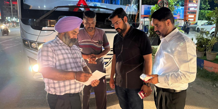 RTO Mohali ਵਲੋਂ Traffic ਤੇ Transport ਨਿਯਮਾਂ ਦੀ ਉਲੰਘਣਾ ਕਰਨ ਵਾਲਿਆਂ ਤੇ ਕਾਰਵਾਈ RTO Mohali ਵਲੋਂ Traffic ਤੇ Transport ਨਿਯਮਾਂ ਦੀ ਉਲੰਘਣਾ ਕਰਨ ਵਾਲਿਆਂ ਤੇ ਕਾਰਵਾਈ