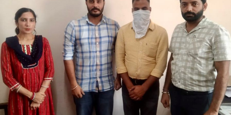 ASI ਤੇ ਪੰਚਾਇਤ ਮੈਂਬਰ ਖਿਲਾਫ 20,000 ਰੁਪਏ ਰਿਸ਼ਵਤ ਲੈਣ ਦੇ ਦੋਸ਼ ਹੇਠ ਮੁਕੱਦਮਾ ਦਰਜ ASI ਤੇ ਪੰਚਾਇਤ ਮੈਂਬਰ ਖਿਲਾਫ 20,000 ਰੁਪਏ ਰਿਸ਼ਵਤ ਲੈਣ ਦੇ ਦੋਸ਼ ਹੇਠ ਮੁਕੱਦਮਾ ਦਰਜ
