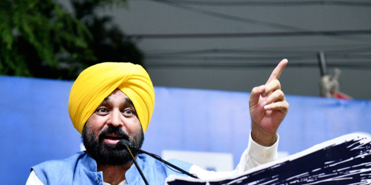 ਪੈਸੇ ਦੀ ਲਾਲਸਾ ਵਿੱਚ ਅਕਾਲੀਆਂ ਨੇ SGPC ਨੂੰ ‘ਸ਼੍ਰੋਮਣੀ ਗੋਲਕ ਪ੍ਰਬੰਧਕ ਕਮੇਟੀ’ ਬਣਾ ਕੇ ਰੱਖ ਦਿੱਤਾ-ਮੁੱਖ ਮੰਤਰੀ ਪੈਸੇ ਦੀ ਲਾਲਸਾ ਵਿੱਚ ਅਕਾਲੀਆਂ ਨੇ SGPC ਨੂੰ ‘ਸ਼੍ਰੋਮਣੀ ਗੋਲਕ ਪ੍ਰਬੰਧਕ ਕਮੇਟੀ’ ਬਣਾ ਕੇ ਰੱਖ ਦਿੱਤਾ-ਮੁੱਖ ਮੰਤਰੀ