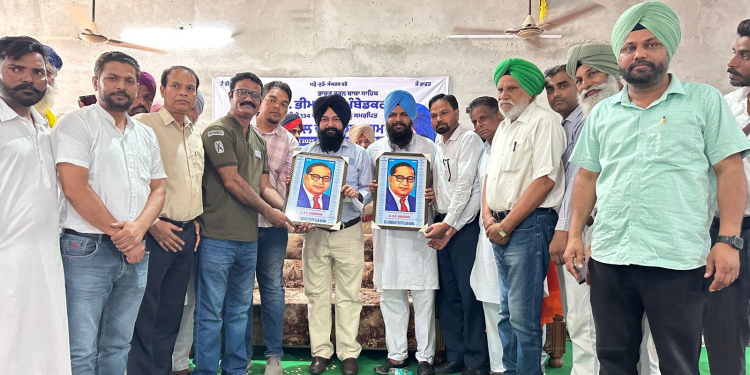MANSA NEWS :ਜ਼ਾਤ ਆਧਾਰਿਤ ਵਿਤਕਰੇ ਨੂੰ ਖ਼ਤਮ ਕੀਤੇ ਬਿਨਾਂ ਬਿਹਤਰ ਸਮਾਜ ਦੀ ਸਿਰਜਣਾ ਨਹੀਂ ਕੀਤੀ ਜਾ ਸਕਦੀ-ਗੜ੍ਹੀ MANSA NEWS :ਜ਼ਾਤ ਆਧਾਰਿਤ ਵਿਤਕਰੇ ਨੂੰ ਖ਼ਤਮ ਕੀਤੇ ਬਿਨਾਂ ਬਿਹਤਰ ਸਮਾਜ ਦੀ ਸਿਰਜਣਾ ਨਹੀਂ ਕੀਤੀ ਜਾ ਸਕਦੀ-ਗੜ੍ਹੀ