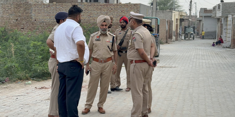 ਯੁੱਧ ਨਸ਼ਿਆਂ ਵਿਰੁੱਧ ਮੁਹਿੰਮ ਤਹਿਤ Fazilka Police ਵੱਲੋਂ ਅਬੋਹਰ ਵਿੱਚ ਕੋਰਡਨ ਐਂਡ ਸਰਚ ਓਪਰੇਸ਼ਨ ਦੌਰਾਨ ਨਸ਼ਿਆਂ ਵਿਰੁੱਧ ਵੱਡੀ ਕਾਰਵਾਈ ਯੁੱਧ ਨਸ਼ਿਆਂ ਵਿਰੁੱਧ ਮੁਹਿੰਮ ਤਹਿਤ Fazilka Police ਵੱਲੋਂ ਅਬੋਹਰ ਵਿੱਚ ਕੋਰਡਨ ਐਂਡ ਸਰਚ ਓਪਰੇਸ਼ਨ ਦੌਰਾਨ ਨਸ਼ਿਆਂ ਵਿਰੁੱਧ ਵੱਡੀ ਕਾਰਵਾਈ