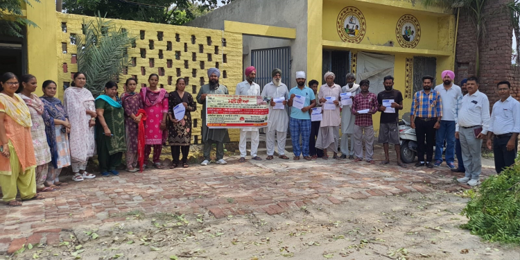Health News: ਪਿੰਡ ਵਾਸੀਆਂ ਨੂੰ ਮਲੇਰੀਆ ਬੁਖਾਰ ਤੋਂ ਬਚਾਅ ਬਾਰੇ ਜਾਗਰੂਕ ਕੀਤਾ